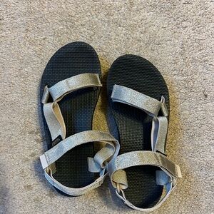 Teva midform sz 7 $40